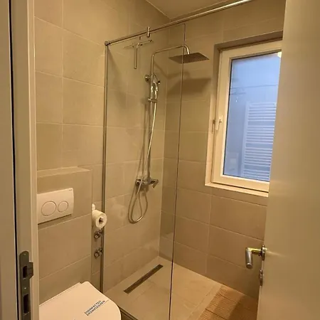 Διαμέρισμα Gardoshouse 3 *